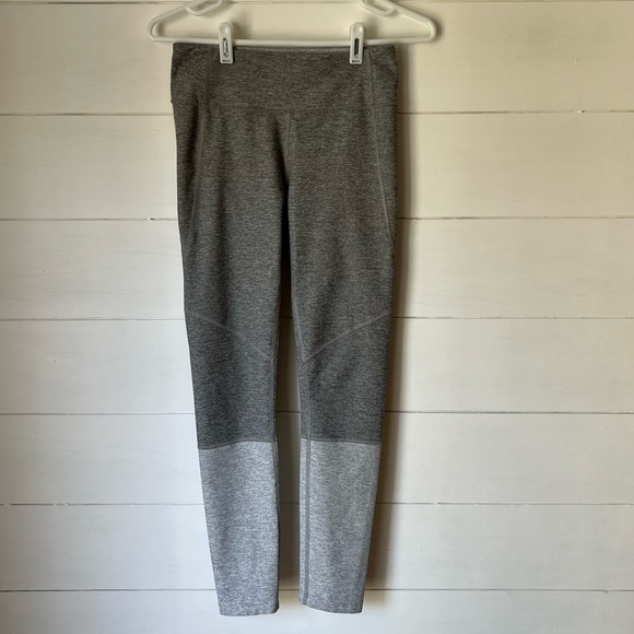 Outdoor Voices Women’s Dipped 7/8 Leggings - Picture 2 of 6